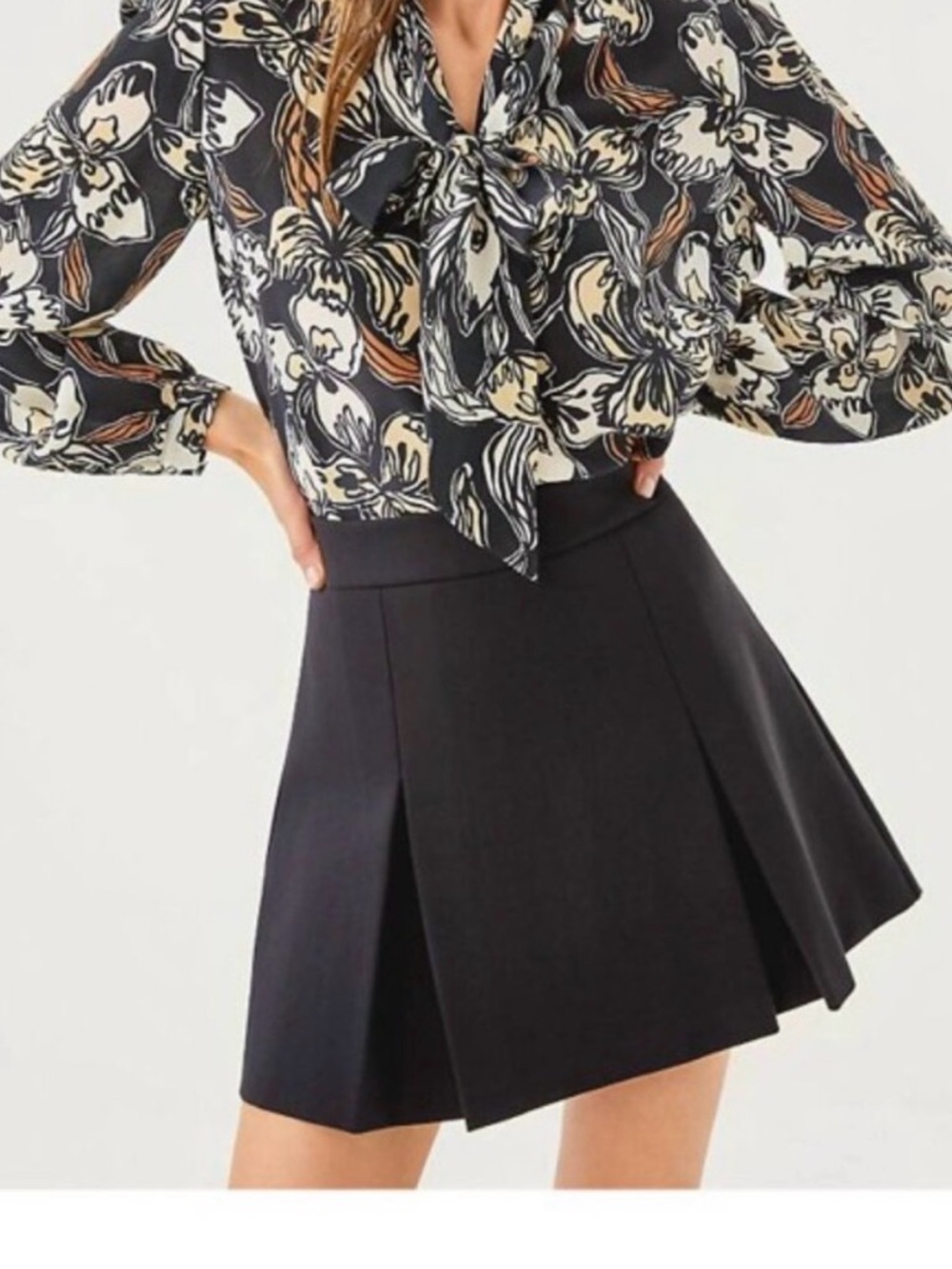 Lilly Pulitzer Black Pleated A-Line Skort